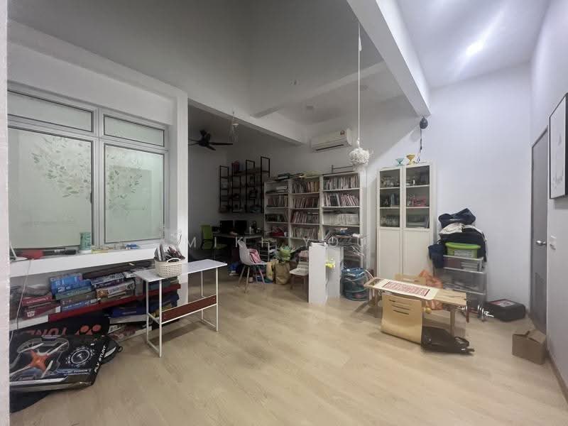 Rumah Teres 2-Tingkat untuk Dijual di Bandar Rimbayu (Telok Panglima Garang) - Miki You - Living Room - PropertyGuru.com.my