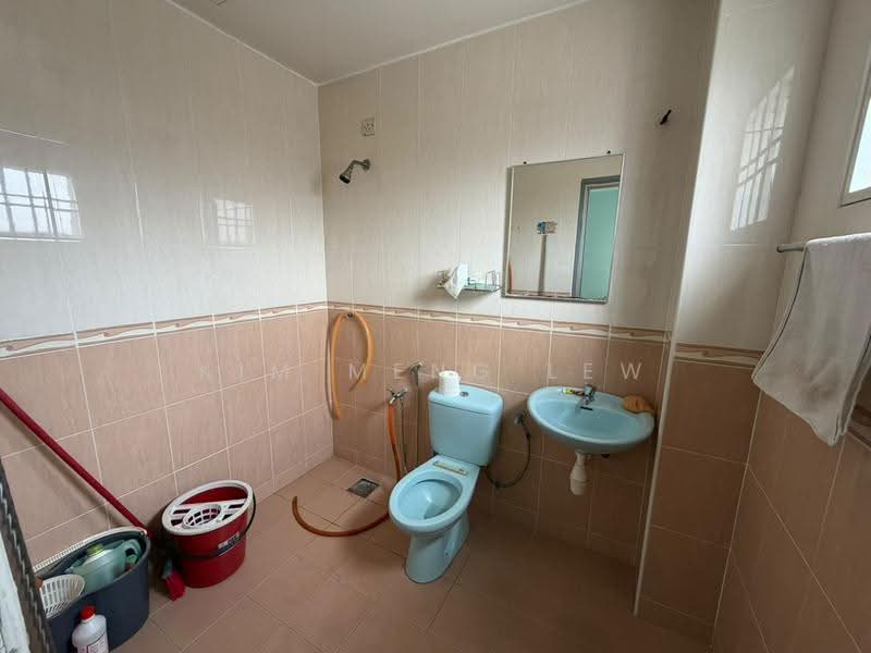 Rumah Teres 2-Tingkat untuk Dijual di Taman Sri Segambut (Segambut) - Kim Meng Lew - Bathroom - PropertyGuru.com.my
