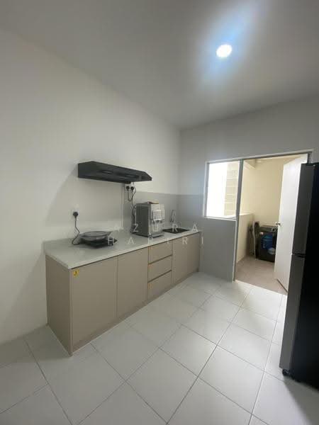 Condominium for Rent at Residensi Sateria - Azura Hariri - Kitchen - PropertyGuru.com.my