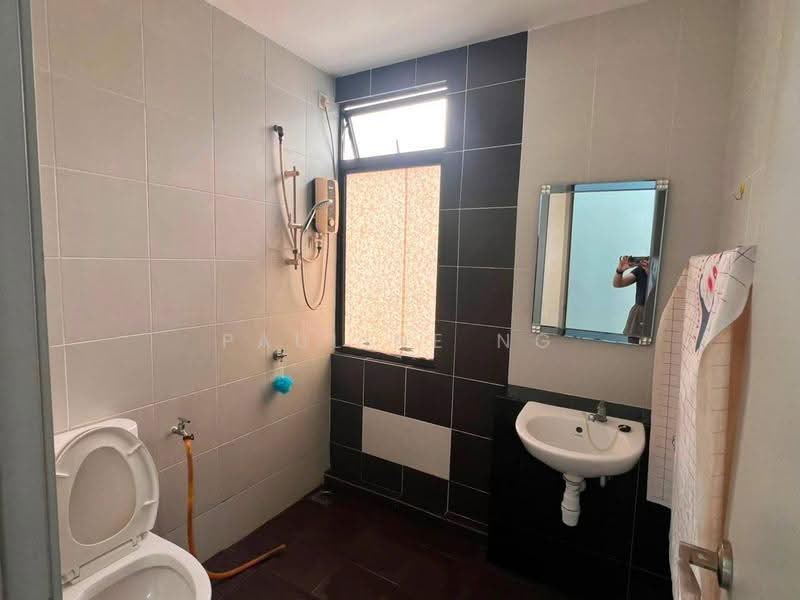 Apartment for Rent at Austin Regency (Pangsapuri Austin Perdana) - Pauline Ng - Bathroom - PropertyGuru.com.my