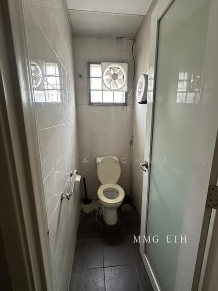 Shop / Office for Rent in Bandar Botanic (Klang) - Ethan Chua - Bathroom - PropertyGuru.com.my