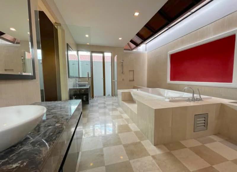 Rumah Berkembar untuk Dijual di Duta Tropika (Batu) - Kevin Yai - Bathroom - PropertyGuru.com.my
