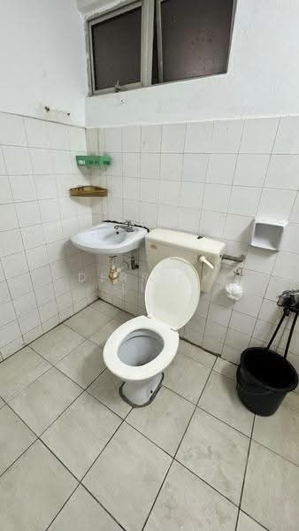 Apartment for Rent at Kenanga Apartment - Derrick Lim - Bathroom - PropertyGuru.com.my