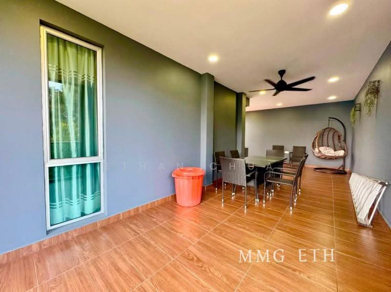 3-storey Terraced House for Sale in Ambang Botanic 2 (Klang) - Ethan Chua - Balcony - PropertyGuru.com.my