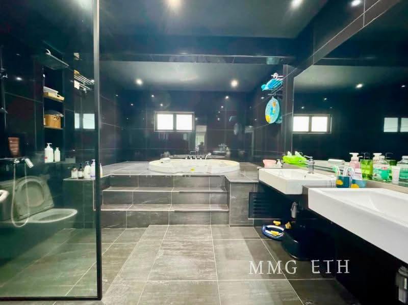 3-storey Terraced House for Sale in Ambang Botanic 2 (Klang) - Ethan Chua - Bathroom - PropertyGuru.com.my