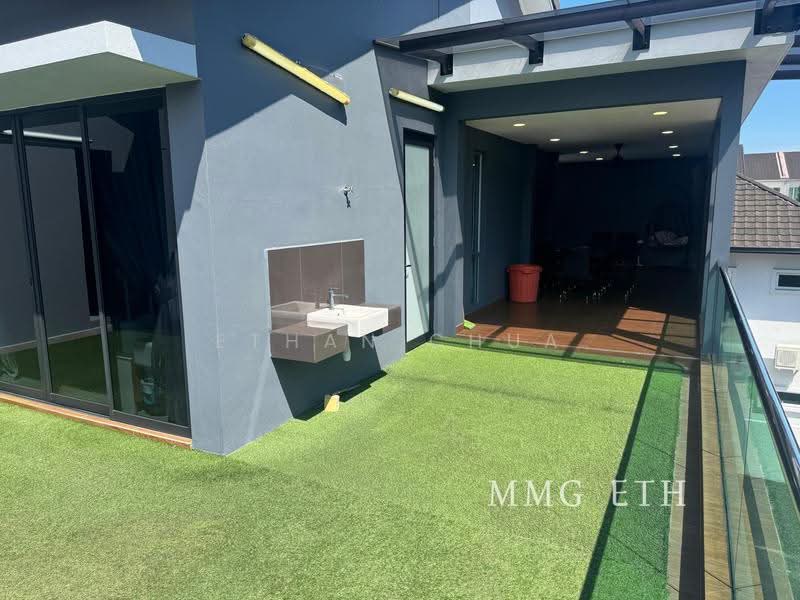 3-storey Terraced House for Sale in Ambang Botanic 2 (Klang) - Ethan Chua - Balcony - PropertyGuru.com.my