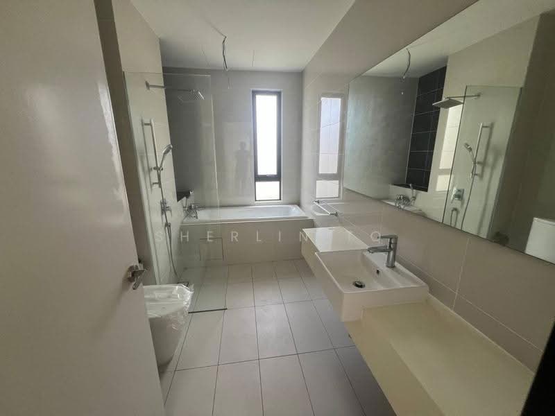 Cluster House for Sale in Medini (Iskandar Puteri (Nusajaya)) - Sherlin To - Bathroom - PropertyGuru.com.my