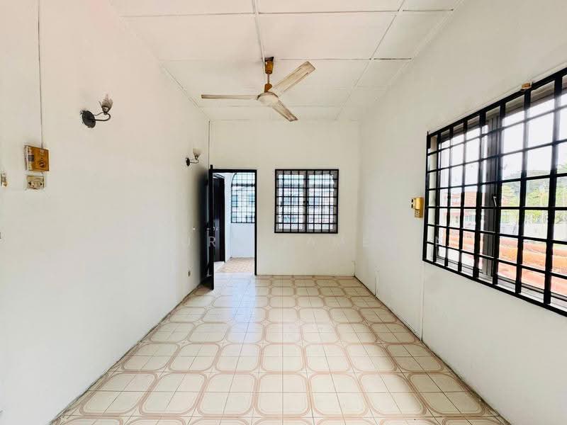 Bungalow House untuk Dijual di SS3 (Petaling Jaya) - Adzura Zamedin - Living Room - PropertyGuru.com.my