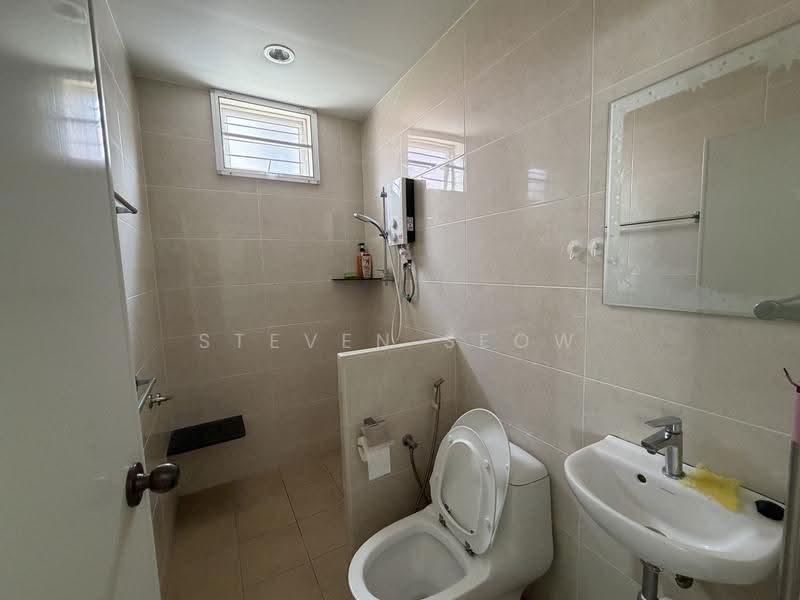 Rumah Berkembar untuk Dijual di Taman Sungai Ara (Sungai Ara) - Steven Seow - Bathroom - PropertyGuru.com.my