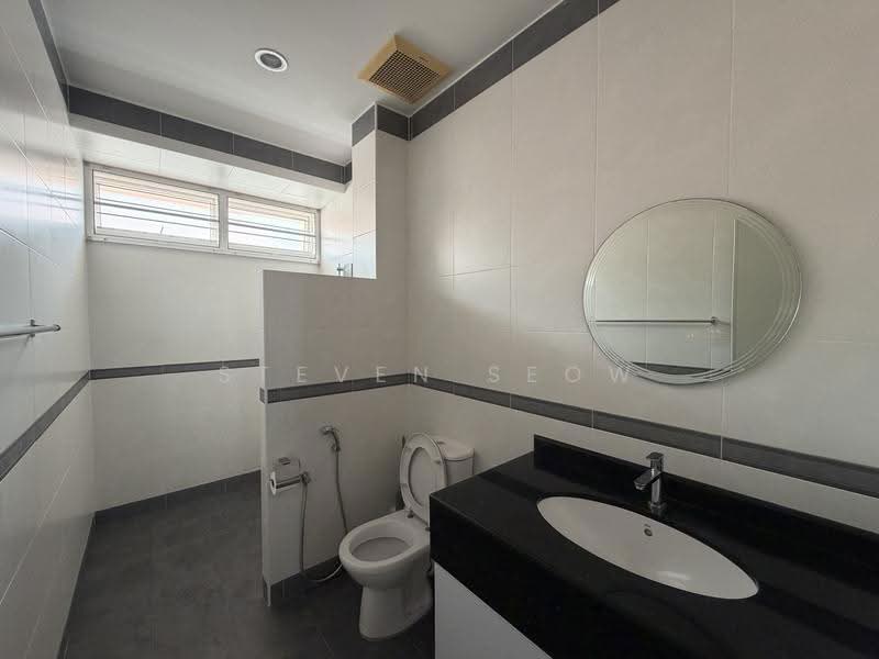 Rumah Berkembar untuk Dijual di Taman Sungai Ara (Sungai Ara) - Steven Seow - Bathroom - PropertyGuru.com.my