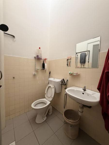 Rumah Teres 2-Tingkat untuk Dijual di Bukit Idaman (Selayang) - Elaine Cheah - Bathroom - PropertyGuru.com.my