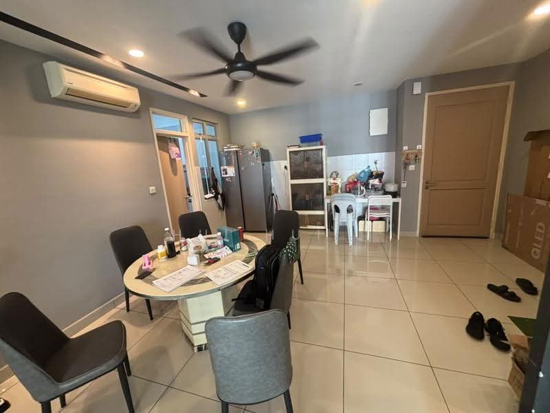 Apartment for Sale at Austin Suites (Permata Austin) - Hui Hui . - PropertyGuru.com.my