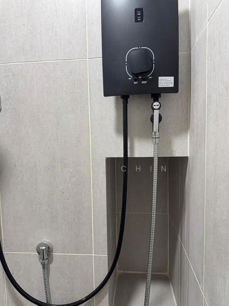 Kediaman Servis untuk Disewa di MKH Boulevard II - Nick Chin - Bathroom - PropertyGuru.com.my