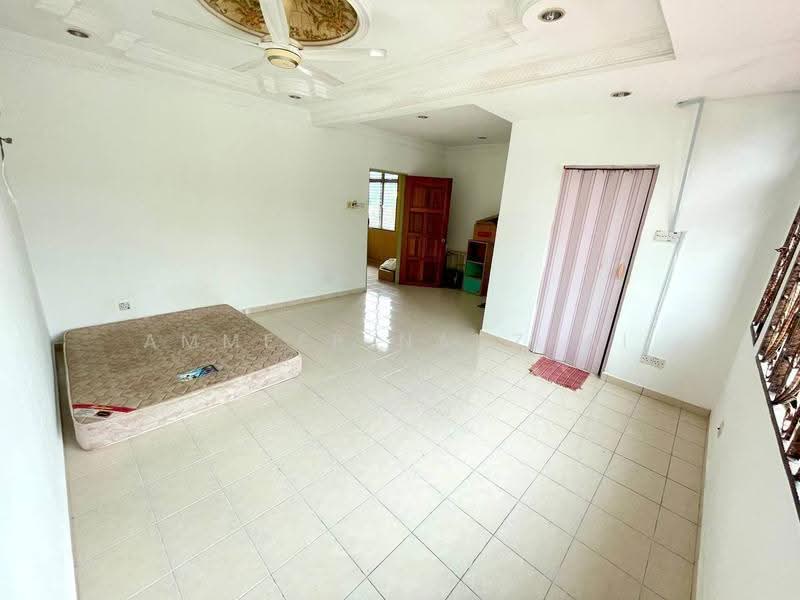 Rumah Teres 2-Tingkat untuk Dijual di Ampang (Selangor) - Ammeer Nadzrai - Living Room - PropertyGuru.com.my