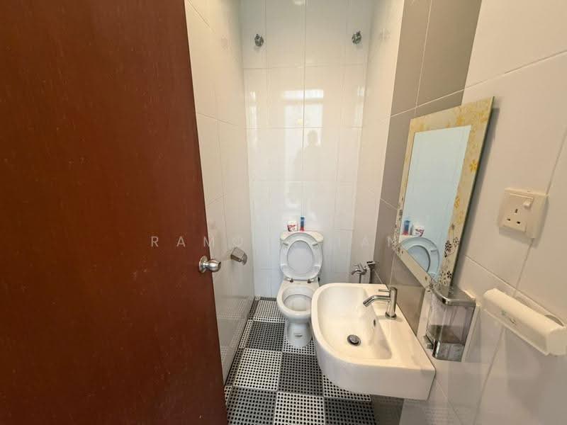 2.5-storey Terraced House for Sale in Taman Sayang Selasih (Klebang) - Ramona Tan - Bathroom - PropertyGuru.com.my