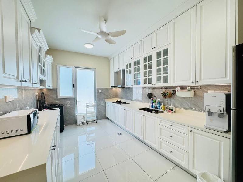 2-storey Terraced House for Sale in Eco Forest (Semenyih) - Adzura Zamedin - Kitchen - PropertyGuru.com.my