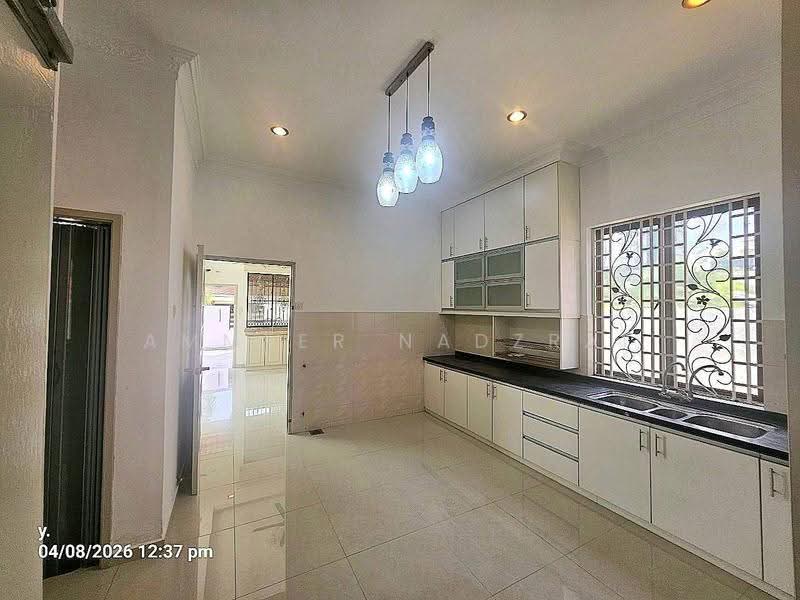 Bungalow House untuk Dijual di Banyan Close (Bangi) - Ammeer Nadzrai - Kitchen - PropertyGuru.com.my