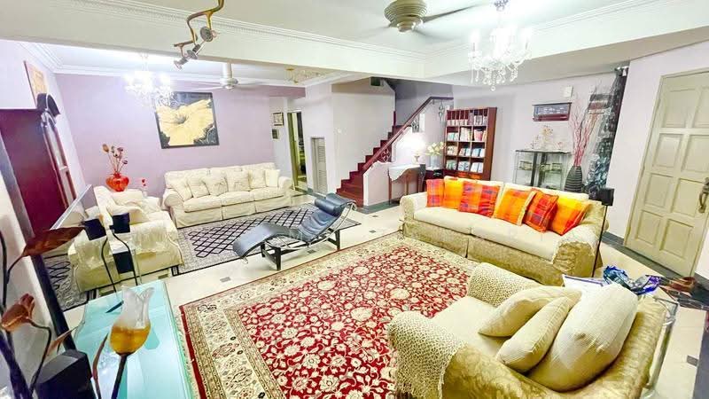 Rumah Teres 2-Tingkat untuk Dijual di Subang Bestari (Shah Alam) - Zulhilmi Zakaria - Living Room - PropertyGuru.com.my