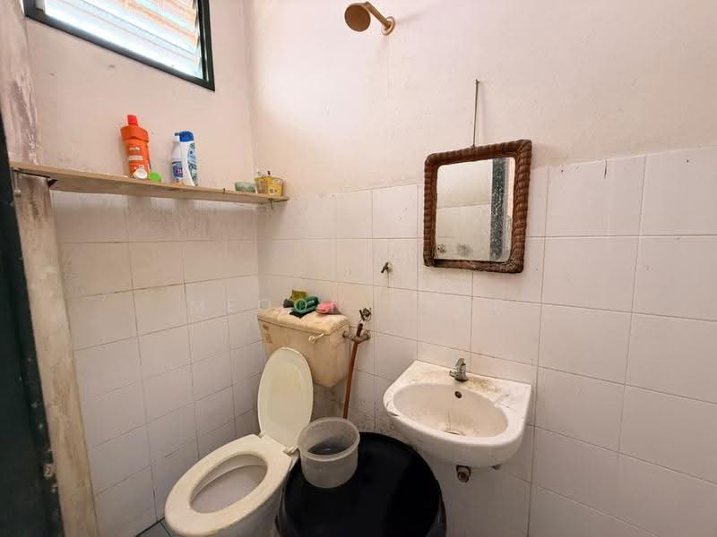 Rumah Teres 2-Tingkat untuk Dijual di Saujana Puchong (Puchong) - Meoon Khor - Bathroom - PropertyGuru.com.my
