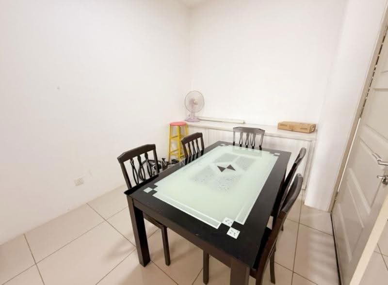 Kediaman Servis untuk Disewa di Birch Plaza - Xinnee . - Dining Room - PropertyGuru.com.my