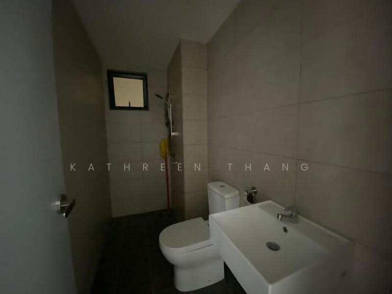 Kediaman Servis untuk Dijual di M Luna - Kathreen Thang - Bathroom - PropertyGuru.com.my