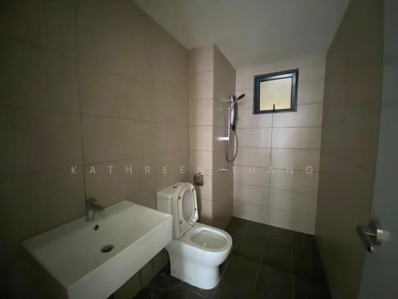 Kediaman Servis untuk Dijual di M Luna - Kathreen Thang - Bathroom - PropertyGuru.com.my