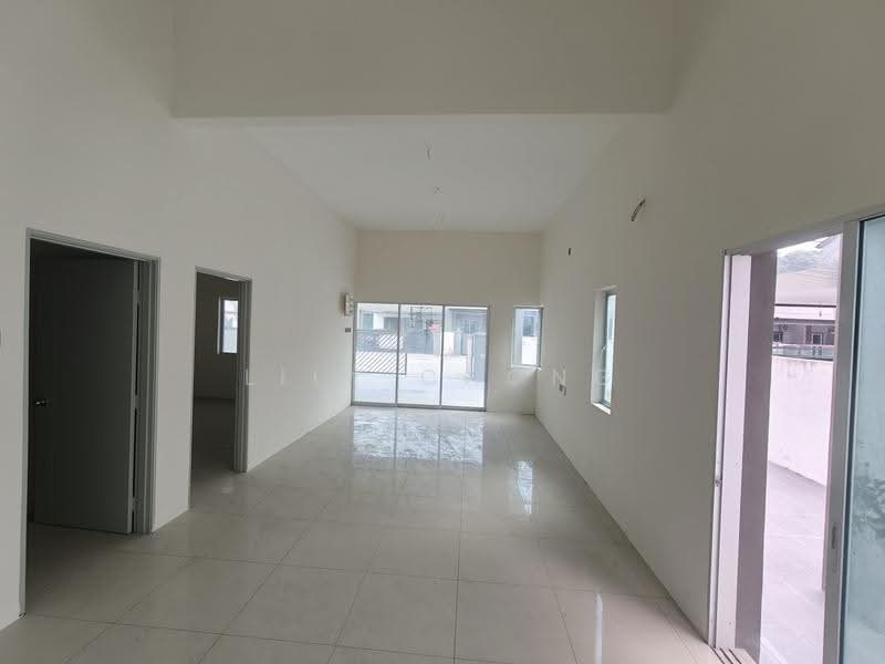 Semi-Detached House for Sale in Bandar Seri Botani (Ipoh) - Lily Chong - Living hall - PropertyGuru.com.my