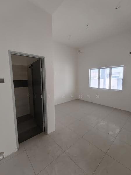 Semi-Detached House for Sale in Bandar Seri Botani (Ipoh) - Lily Chong - Bathroom - PropertyGuru.com.my