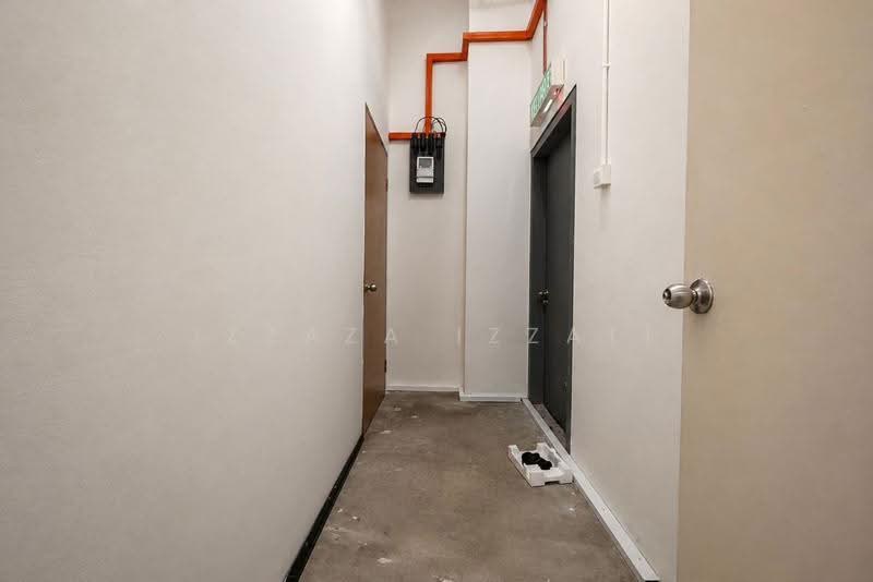 Office for Rent in Bukit Jelutong (Shah Alam) - Izzaza Izzati - Corridor - PropertyGuru.com.my