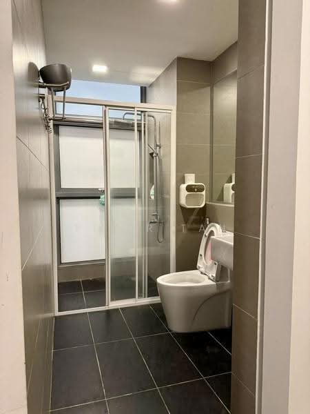 Kondominium untuk Disewa di Lakefront Residence - Peter Tan - Bathroom - PropertyGuru.com.my