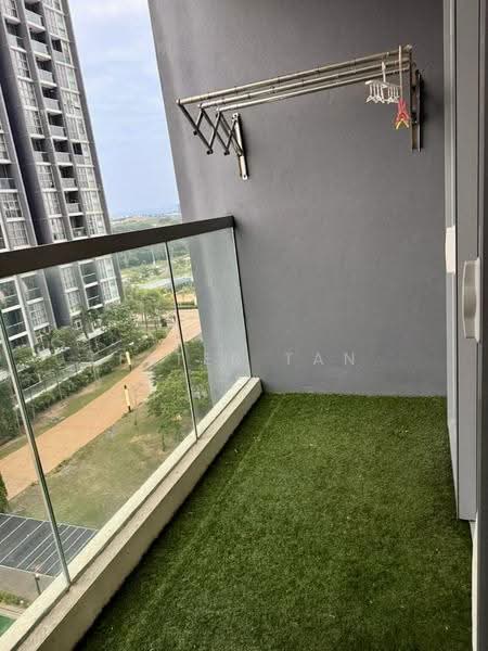 Kondominium untuk Disewa di Lakefront Residence - Peter Tan - Balcony - PropertyGuru.com.my