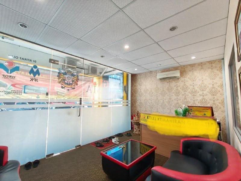 Shop / Office for Sale in Klang (Selangor) - Nor Khafadzah - Interior - PropertyGuru.com.my