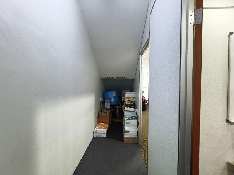 Shop / Office for Sale in Klang (Selangor) - Nor Khafadzah - Corridor - PropertyGuru.com.my
