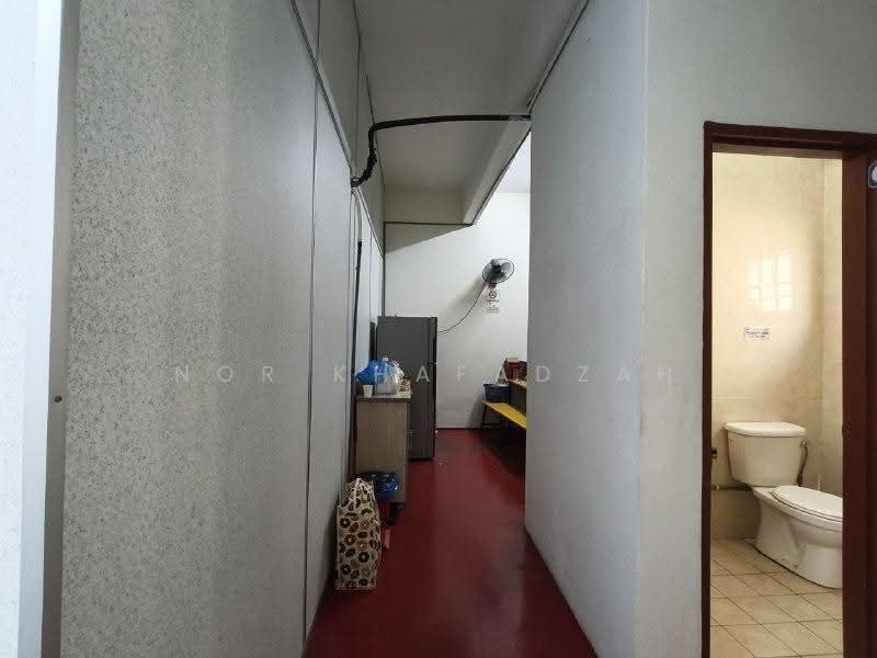 Shop / Office for Sale in Klang (Selangor) - Nor Khafadzah - Corridor - PropertyGuru.com.my