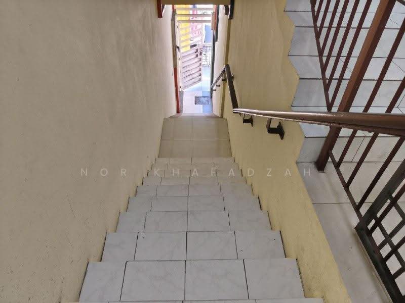 Shop / Office for Sale in Klang (Selangor) - Nor Khafadzah - Corridor - PropertyGuru.com.my