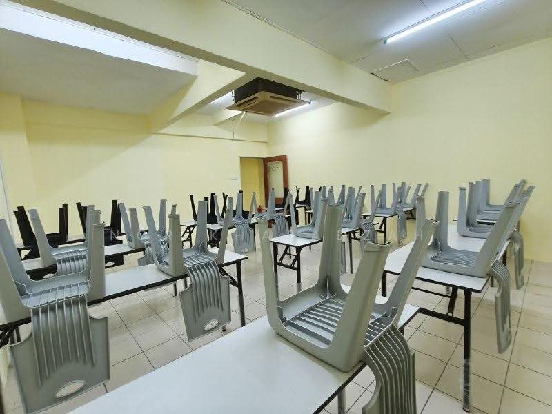 Shop / Office for Sale in Klang (Selangor) - Nor Khafadzah - Interior - PropertyGuru.com.my