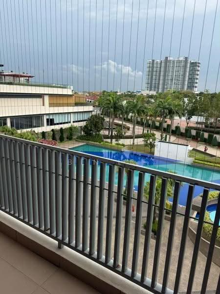 Pangsapuri untuk Dijual di Molek Pine 3 - Ben Lee - Balcony - PropertyGuru.com.my