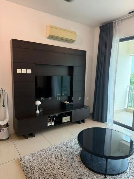 Pangsapuri untuk Dijual di Molek Pine 3 - Ben Lee - Living Room - PropertyGuru.com.my
