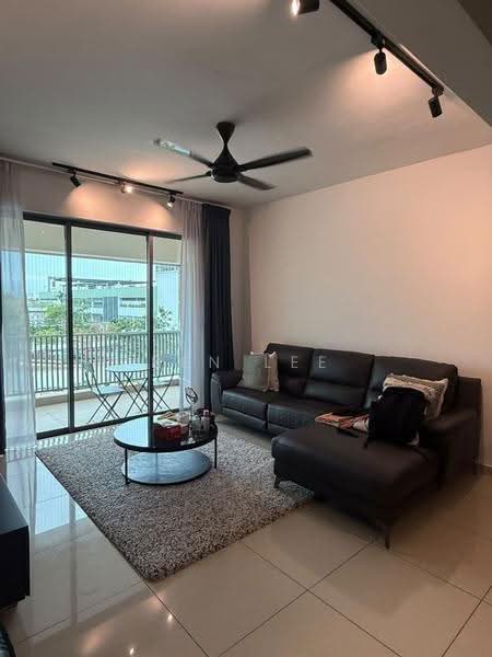 Pangsapuri untuk Dijual di Molek Pine 3 - Ben Lee - Living Room - PropertyGuru.com.my
