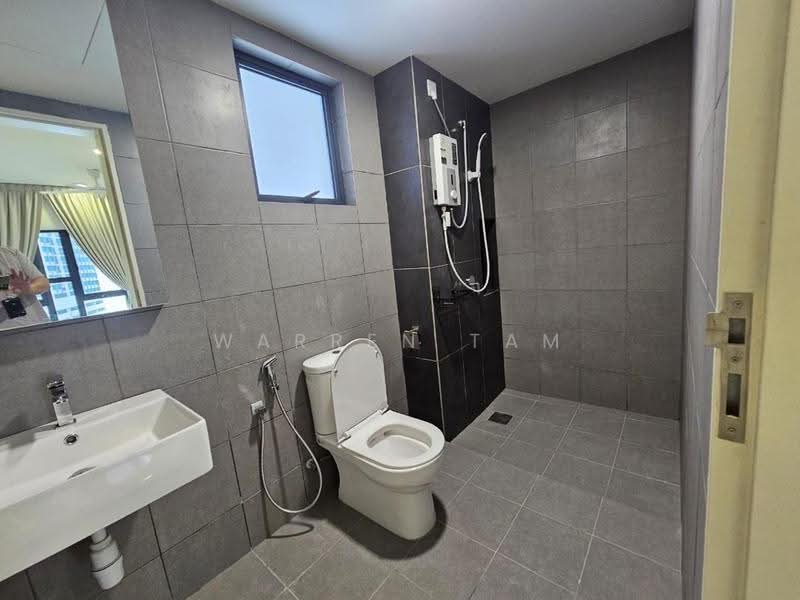Kediaman Servis untuk Disewa di D'Cosmos Residences - Warren Tam - Bathroom - PropertyGuru.com.my