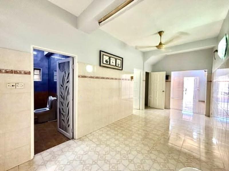 Rumah Teres 2-Tingkat untuk Disewa di Jalan Ipoh (Kuala Lumpur) - David Lao - Bathroom - PropertyGuru.com.my