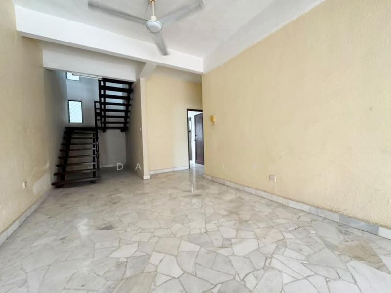 3-storey Terraced House for Sale in Batu Ferringhi (Penang) - Danny Lim - Living Room - PropertyGuru.com.my