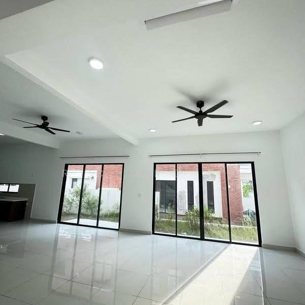 Rumah Kluster untuk Dijual di Rawang (Selangor) - Richard Ho - Living Room - PropertyGuru.com.my