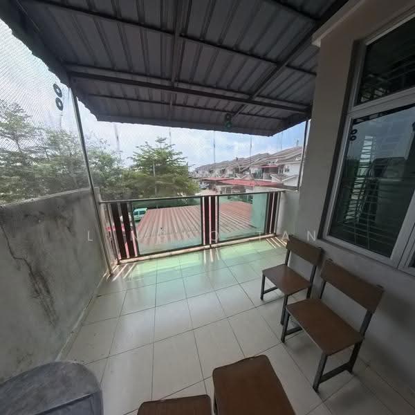 Rumah Bandar untuk Disewa di Sitiawan (Perak) - Lingko Tan - Balcony - PropertyGuru.com.my