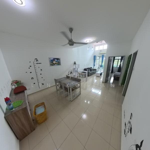 Rumah Bandar untuk Disewa di Sitiawan (Perak) - Lingko Tan - Living Room - PropertyGuru.com.my