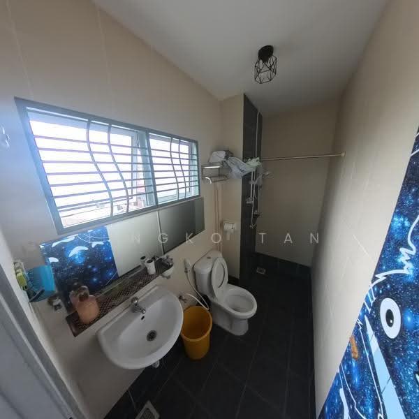 Rumah Bandar untuk Disewa di Sitiawan (Perak) - Lingko Tan - Bathroom - PropertyGuru.com.my