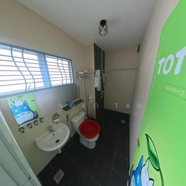 Rumah Bandar untuk Disewa di Sitiawan (Perak) - Lingko Tan - Bathroom - PropertyGuru.com.my