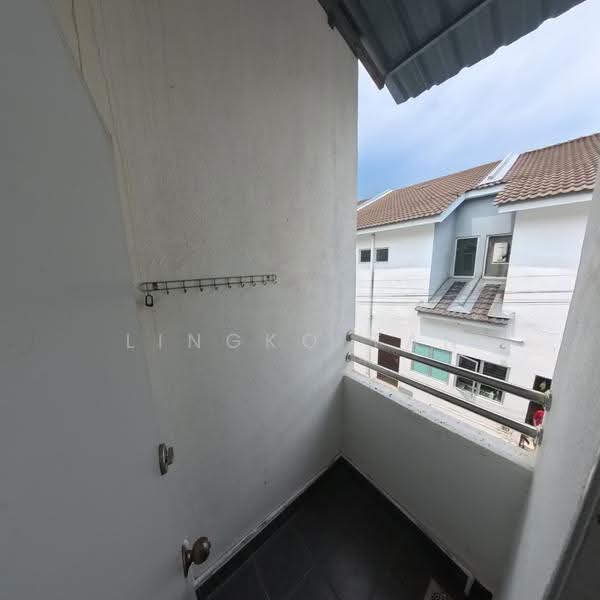 Rumah Bandar untuk Disewa di Sitiawan (Perak) - Lingko Tan - Balcony - PropertyGuru.com.my