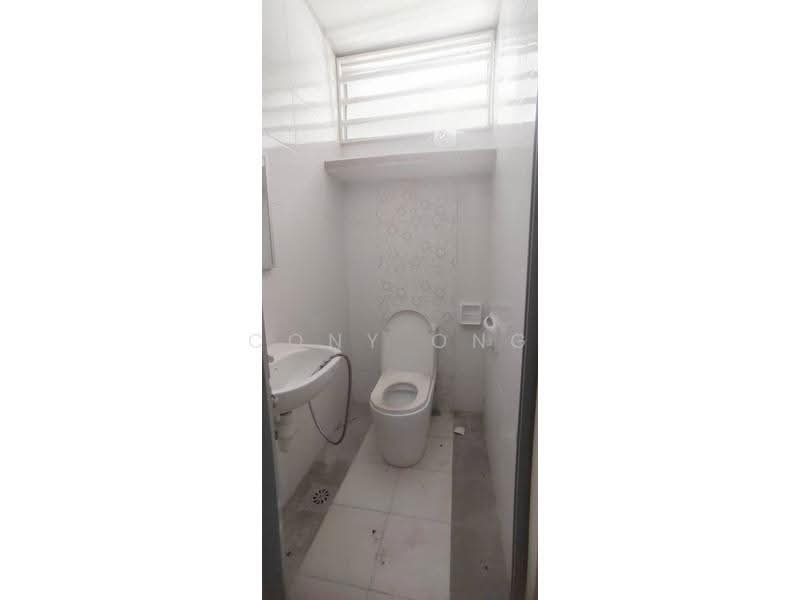 Shop / Office for Sale in Tampoi (Johor) - Cony Ong - Bathroom - PropertyGuru.com.my