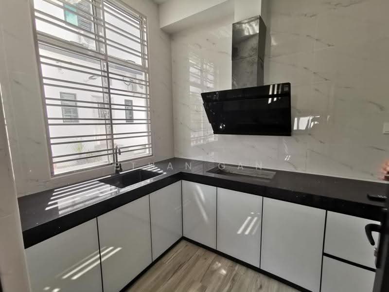 Rumah Teres 2-Tingkat untuk Dijual di Taman Impian Emas (Skudai) - Ethan Gan - Kitchen - PropertyGuru.com.my